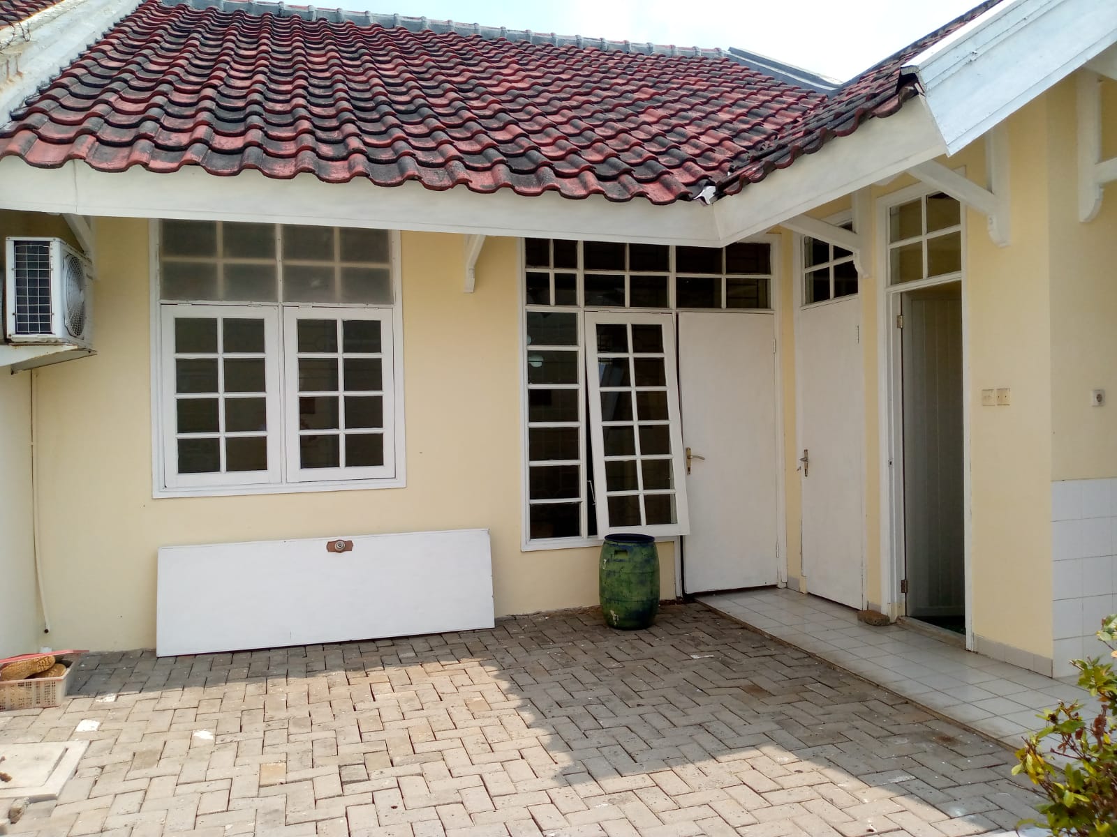 Rumah Disewakn Semi Furnished di Lippo Cikarang